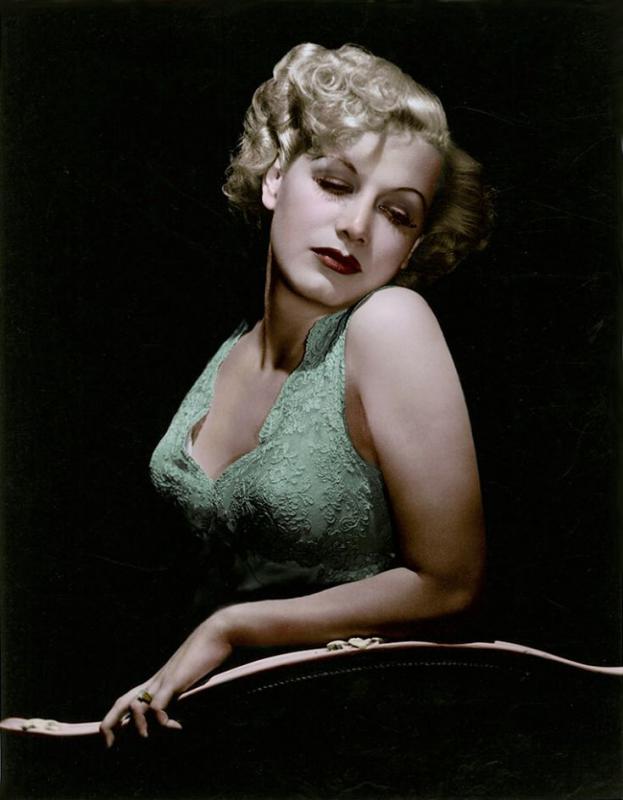 Gloria Dickson. Gloria Dickson.