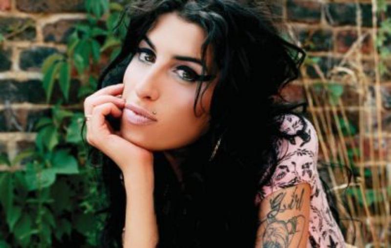 AMY la ragazza dietro il nome