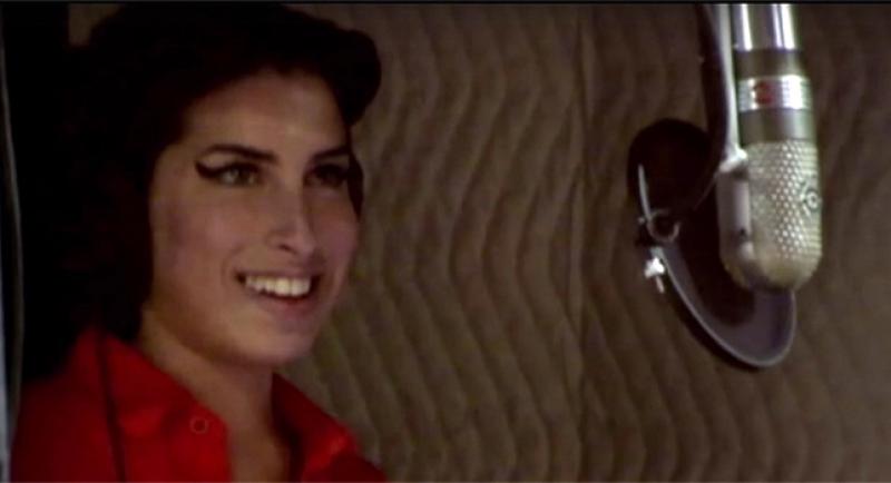 AMY la ragazza dietro il nome
